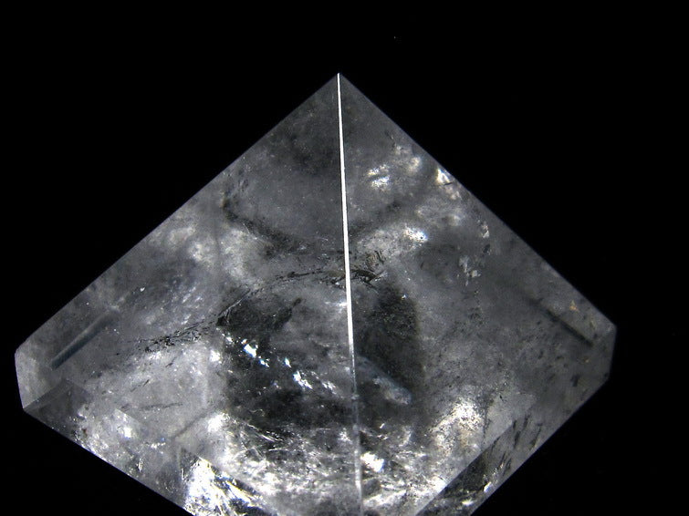 水晶 ピラミッド置物 虹入り 一点物 145-607