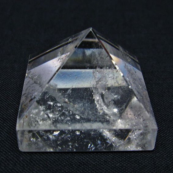 水晶 ピラミッド置物 一点物 145-969