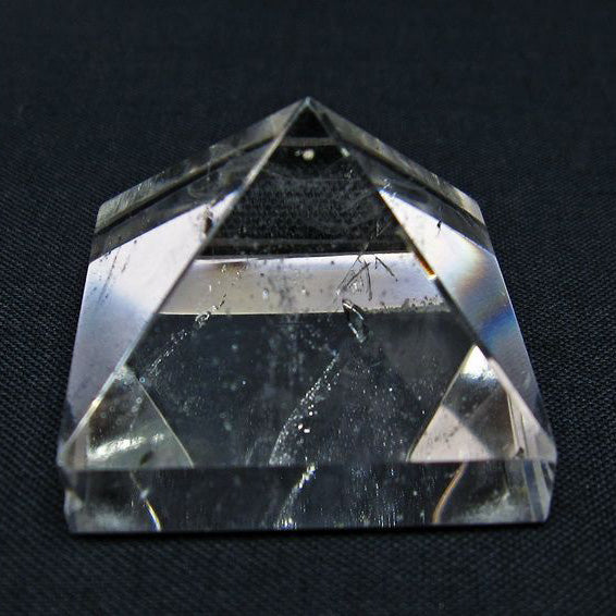 水晶 ピラミッド置物 一点物 145-997