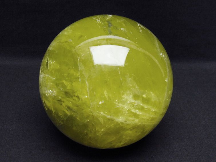 1.8Kg ミルキークォーツ 丸玉 虹入り 109mm スフィア イエロー 一点物 151-4582