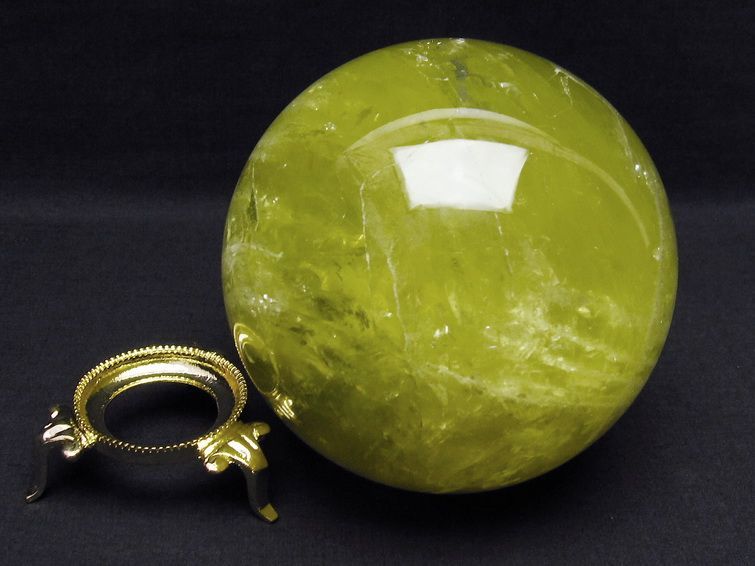 1.8Kg ミルキークォーツ 丸玉 虹入り 109mm スフィア イエロー 一点物 151-4582