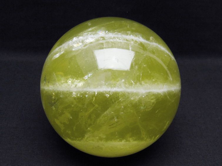 1.5Kg ミルキークォーツ 丸玉 虹入り 102mm スフィア イエロー 一点物 151-4605
