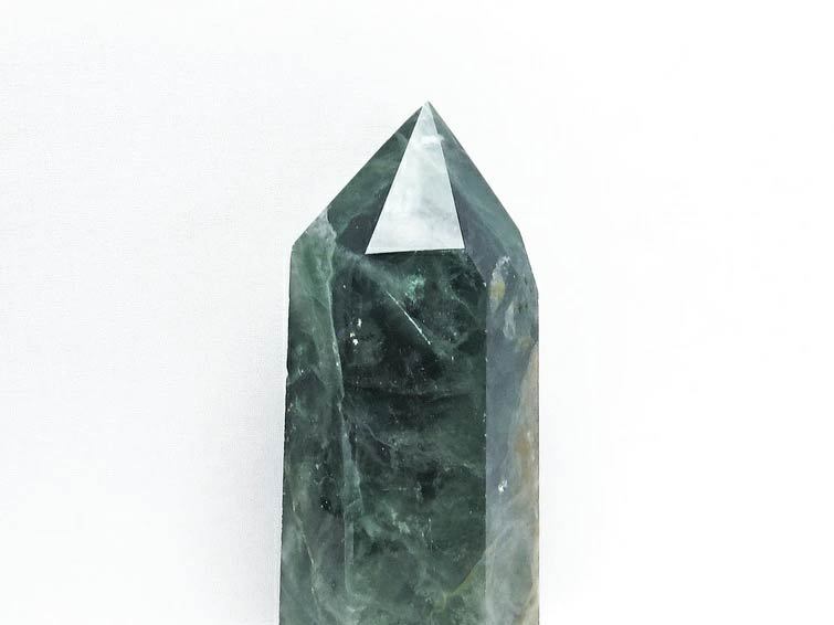 1.7Kg フローライト 原石 六角柱 蛍石 一点物 152-1569