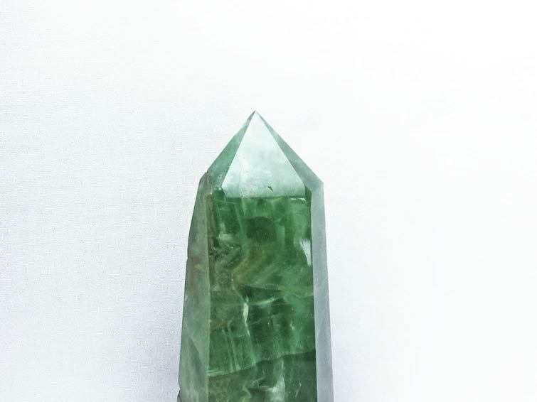 1.1Kg フローライト 原石 六角柱 蛍石 台座付属 一点物 152-1597