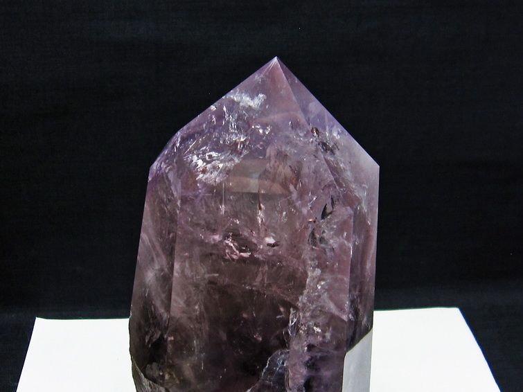 1.6Kg アメジスト 六角柱 台座付属 一点物 152-1675