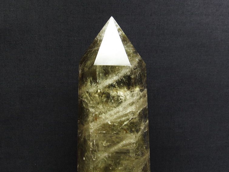 1.3Kg シトリン 六角柱 台座付属 虹入り 一点物 152-1760