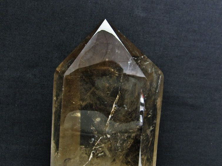 スモーキークォーツ 煙水晶 六角柱 1.3Kg 台座付属 一点物 152-665