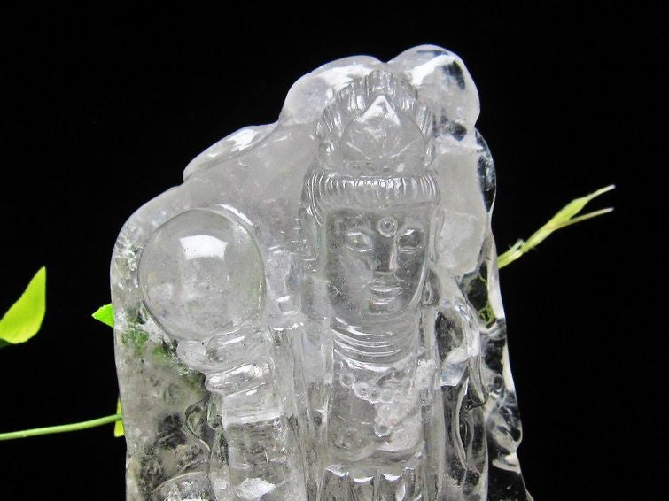 1Kg クリスタルクォーツ 水晶 彫刻品 オブジェ 置き物 手彫り観音置物 台座付属 一点物 154-4
