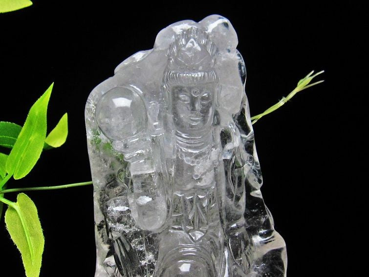 1Kg クリスタルクォーツ 水晶 彫刻品 オブジェ 置き物 手彫り観音置物 台座付属 一点物 154-4