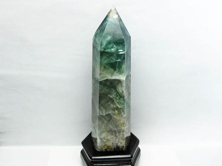 2.7Kg フローライト 原石 蛍石 六角柱 台座付属 一点物 162-206