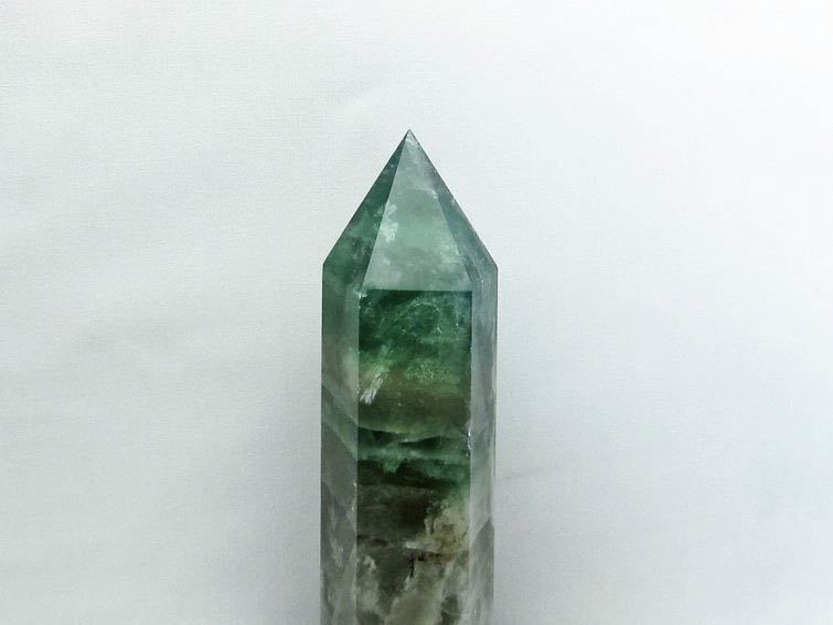 2.2Kg フローライト 原石 蛍石 六角柱 台座付属 一点物 162-217
