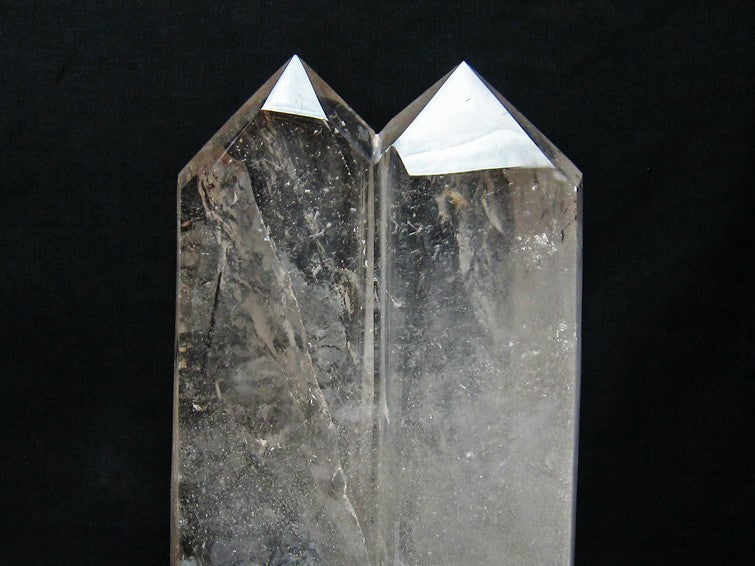 2.8Kg 水晶 六角柱 白水晶 水晶ポイント トルマリン入り 台座付属 一点物 162-33