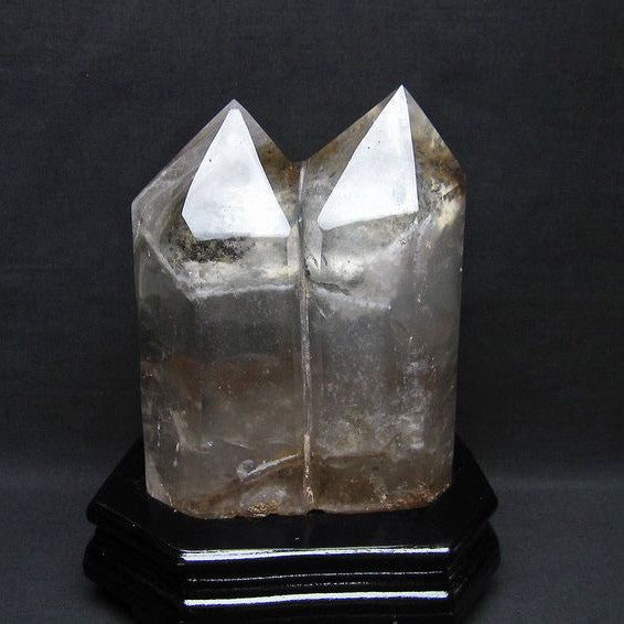 2.4Kg 水晶 六角柱 白水晶 水晶ポイント 台座付属 送料無料 一点物 162-55