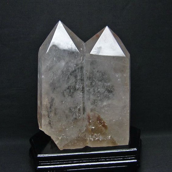 5.3Kg 水晶 六角柱 白水晶 水晶ポイント 台座付属 送料無料 一点物 162-56