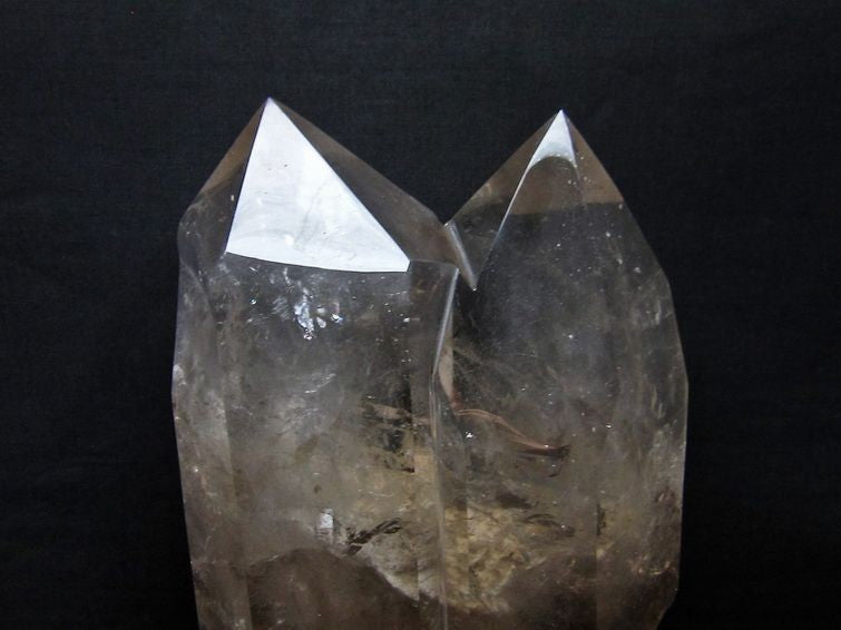 スモーキークォーツ 六角柱 煙水晶 7.1Kg 台座付属 一点物 162-65