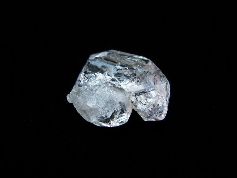 オイルインクォーツ 水晶 原石 石油入り オイルクォーツ 一点物 171-2946