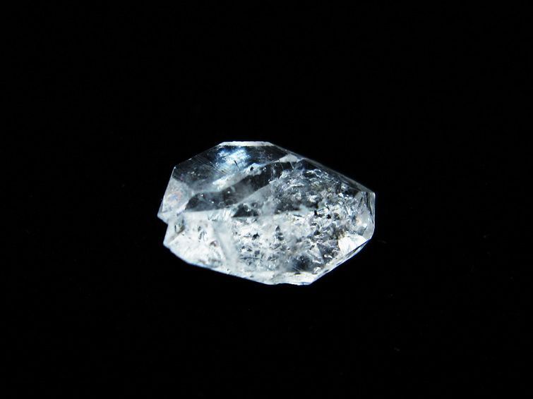 オイルインクォーツ 水晶 原石 石油入り オイルクォーツ 一点物 171-2962