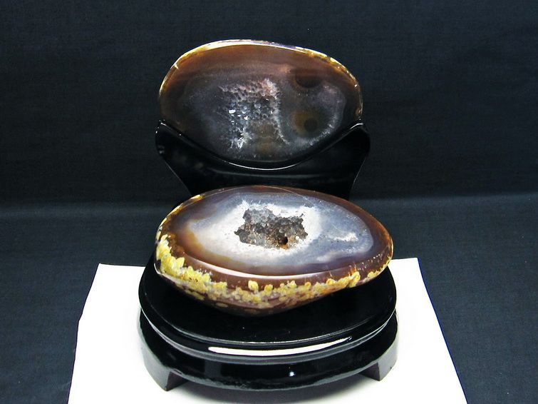 1.6Kg トレジャーメノウ アゲート ジオード 財宝メノウ 聚宝盆瑪瑙 台座付属 一点物 175-922
