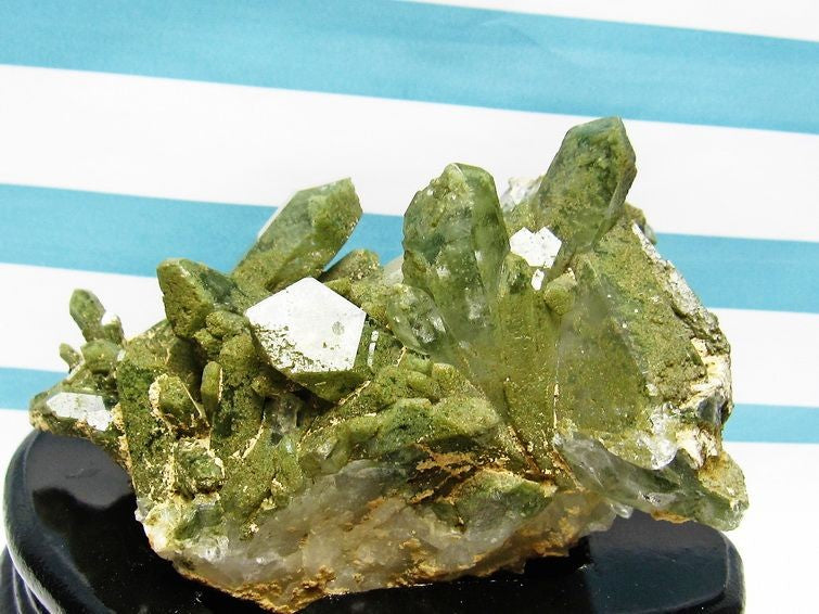 水晶クラスター 449g 原石 アメリカ産 グリーンファントム 一点物 182-91