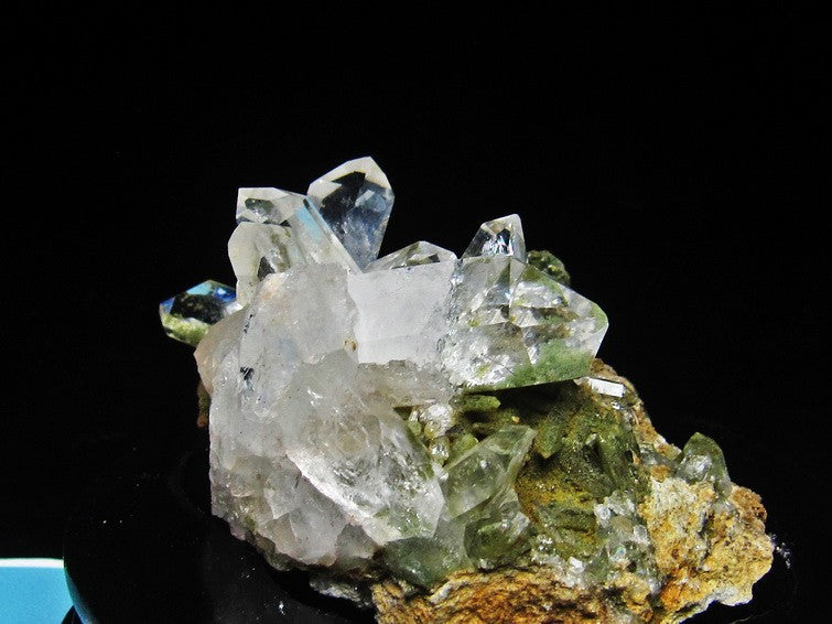 水晶クラスター 216g 原石 アメリカ産 ガーデン水晶 一点物 182-93