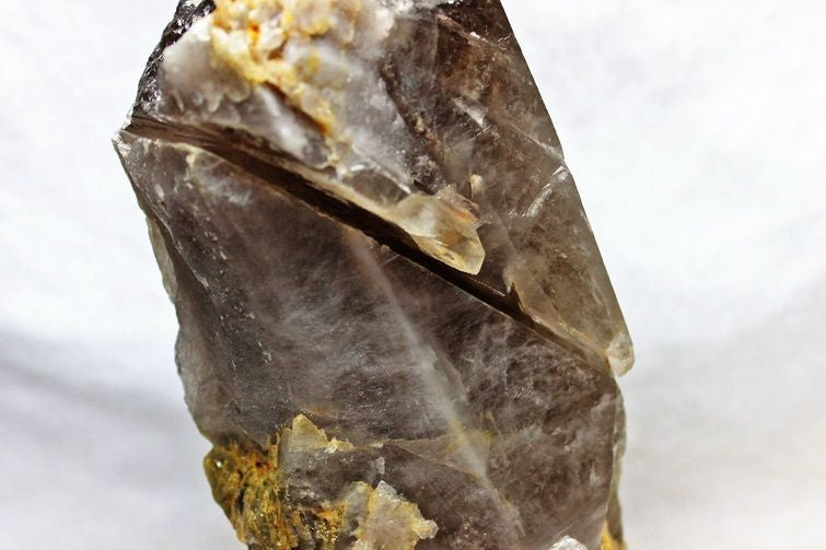 1.9Kg スモーキークォーツ 煙水晶 原石 虹入り 一点物 281-88