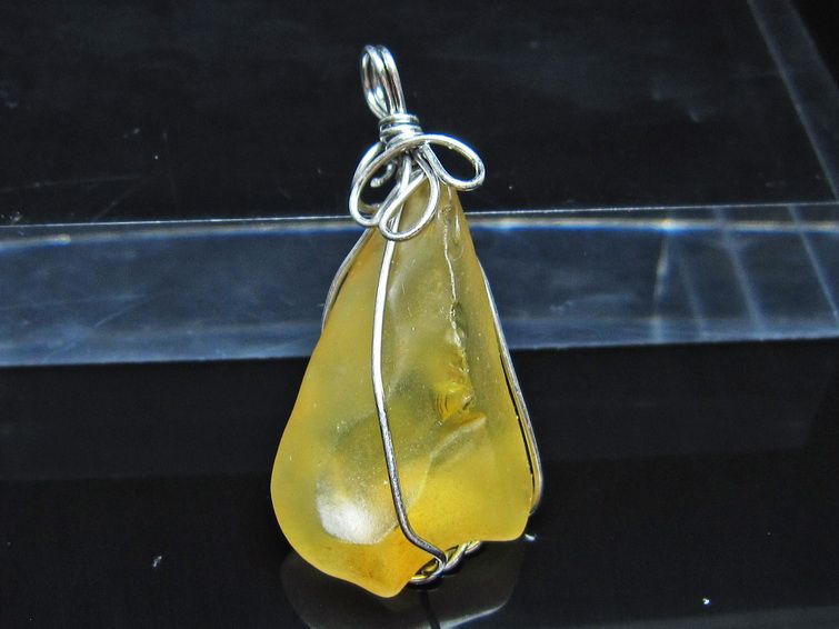 リビアングラス ペンダント 一点物 メール便可 112-13822