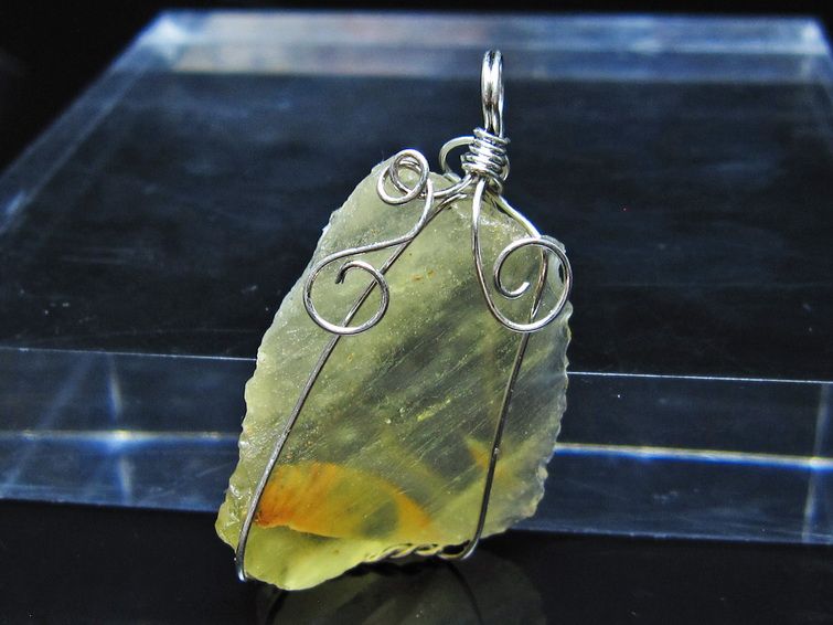 リビアングラス ペンダント 一点物 メール便可 112-13851