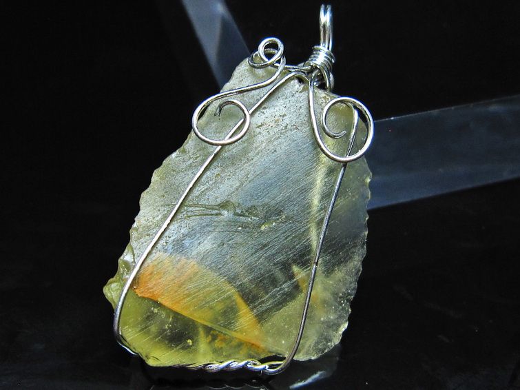 リビアングラス ペンダント 一点物 メール便可 112-13851