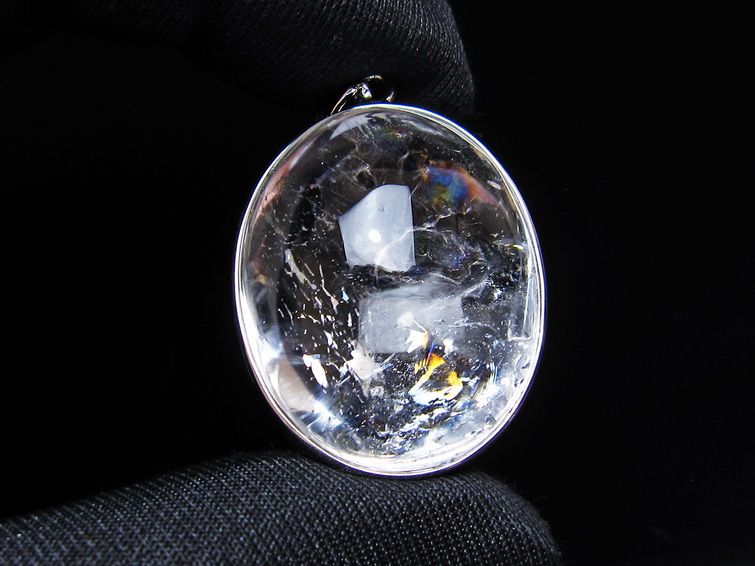 アイリスクォーツ 水晶 ペンダント 虹入り メール便可 一点物 112-14116