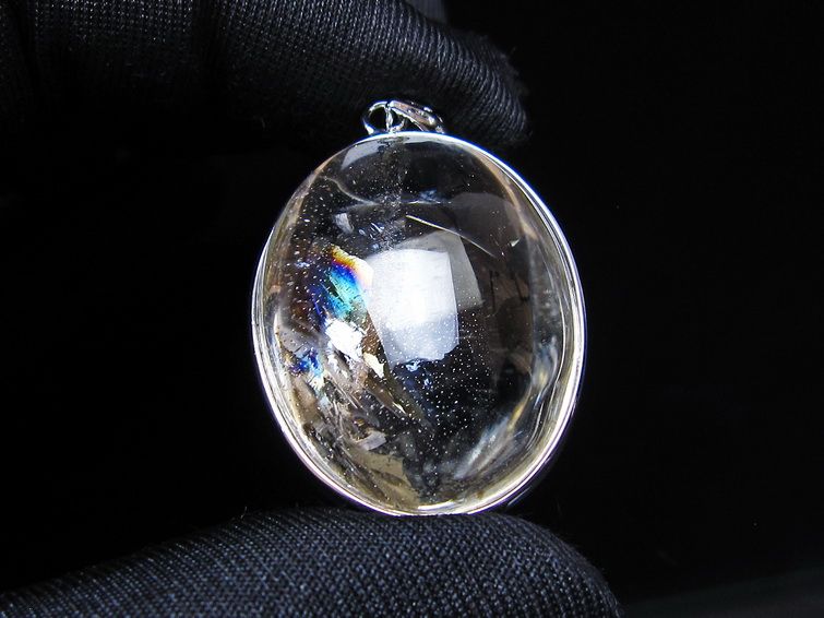 アイリスクォーツ 水晶 ペンダント 虹入り メール便可 一点物 112-14121