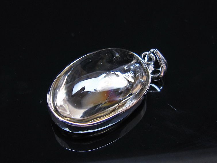 アイリスクォーツ 水晶 ペンダント 虹入り メール便可 一点物 112-14126
