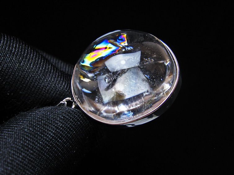 アイリスクォーツ 水晶 ペンダント 虹入り メール便可 一点物 112-14133