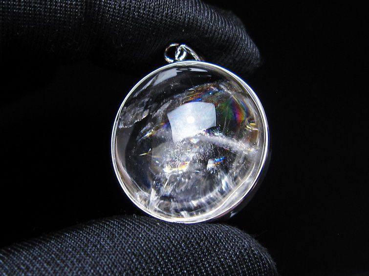 アイリスクォーツ 水晶 ペンダント 虹入り メール便可 一点物 112-14134