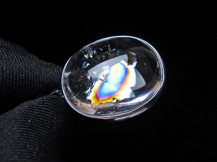 アイリスクォーツ 水晶 ペンダント 虹入り メール便可 一点物 112-14135