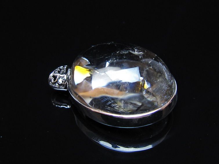 アイリスクォーツ 水晶 ペンダント 虹入り メール便可 一点物 112-14140