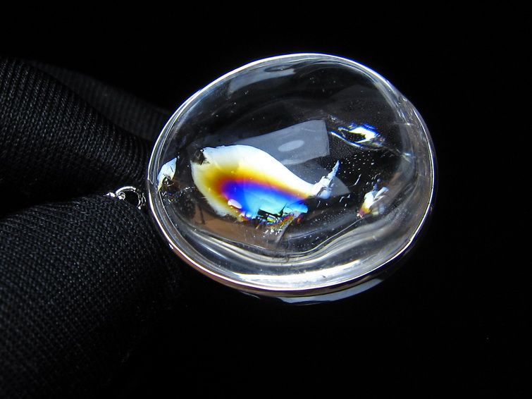 アイリスクォーツ 水晶 ペンダント 虹入り メール便可 一点物 112-14148