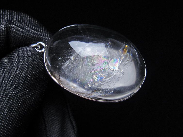 アイリスクォーツ 水晶 ペンダント 虹入り メール便可 一点物 112-14157
