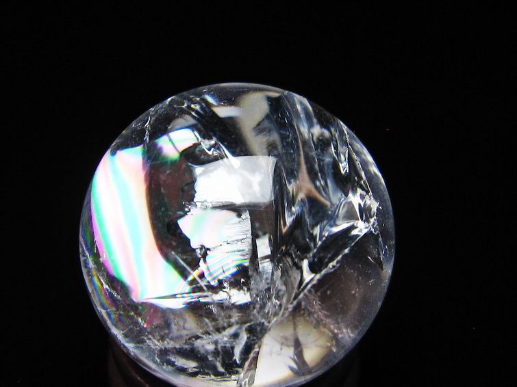 水晶 丸玉 虹入り 25mm 欠けあり アイリスクォーツ 水晶玉 置物 原石 一点物 141-8695