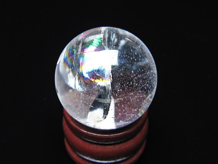 水晶 丸玉 虹入り 25mm 欠けあり アイリスクォーツ 水晶玉 置物 原石 一点物 141-8696