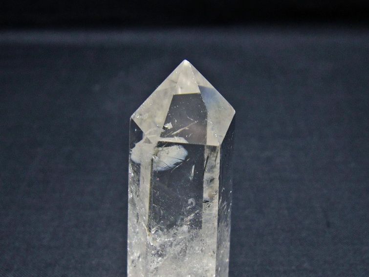 水晶 六角柱 虹入り ポイント 置物 一点物 142-11002