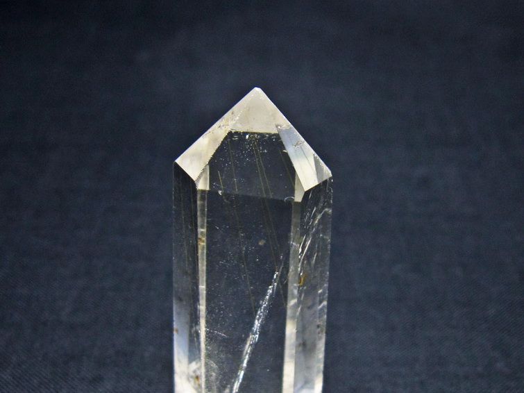 水晶 六角柱 ルチルクォーツ ポイント 置物 一点物 142-11185