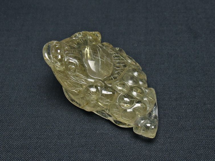 タイチンルチルクォーツ 手彫り 置物 キンセン 金蟾 一点物  145-1692