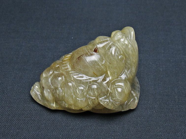 タイチンルチルクォーツ 手彫り 置物 キンセン 金蟾 一点物  145-1728