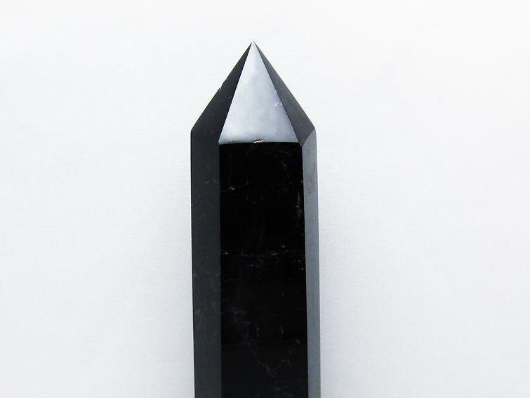 1.8Kg モリオン 黒水晶 六角柱 台座付属 一点物 152-3234