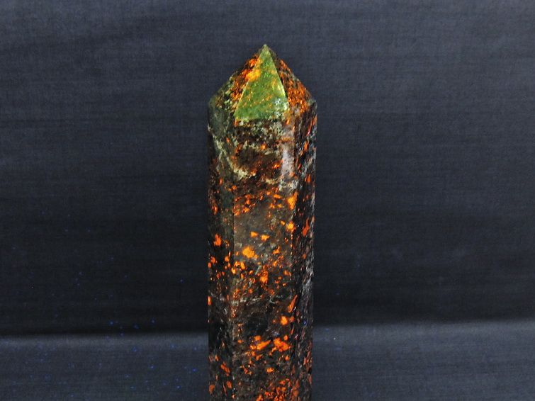 1.2Kg ユーパーライト 六角柱 一点物  152-3373
