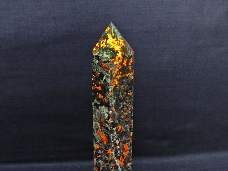 1.3Kg ユーパーライト 六角柱 一点物  152-3388
