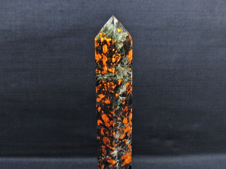 1.1Kg ユーパーライト 六角柱 一点物  152-3389
