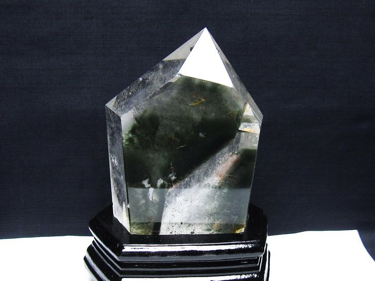 1.1Kg グリーンファントム 六角柱 台座付属 一点物 152-3896