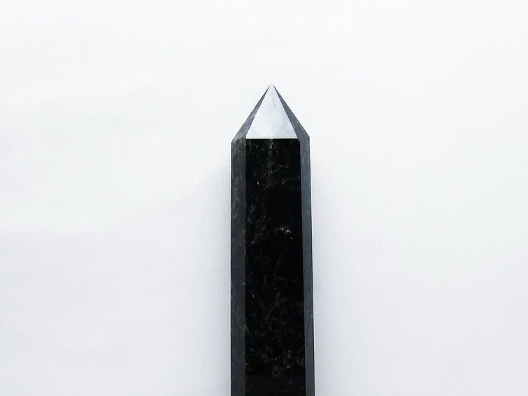 1.5Kg モリオン 黒水晶 六角柱 台座付属 一点物 152-4008