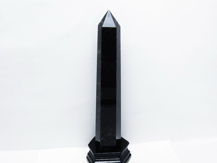 1Kg モリオン 黒水晶 六角柱 台座付属 一点物 152-4057